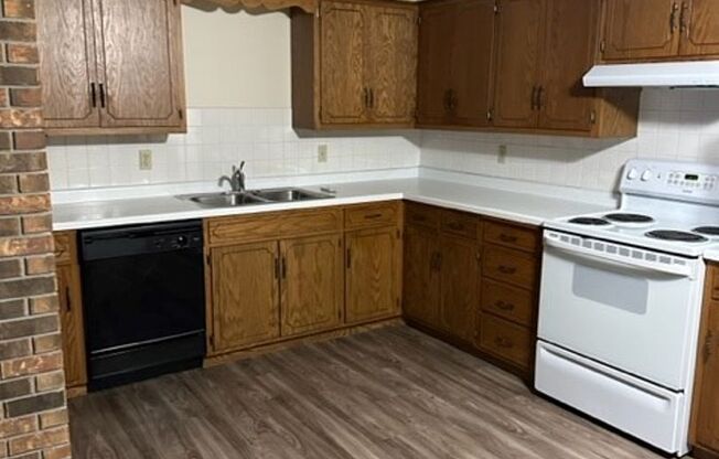 2 beds, 1 bath, 800 sqft, $875, Unit Apt 25