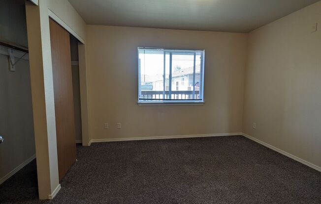 3 beds, 2 baths, 1,180 sqft, $1,695, Unit B303