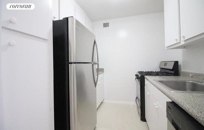 1 bed, 1 bath, $4,600, Unit 23B