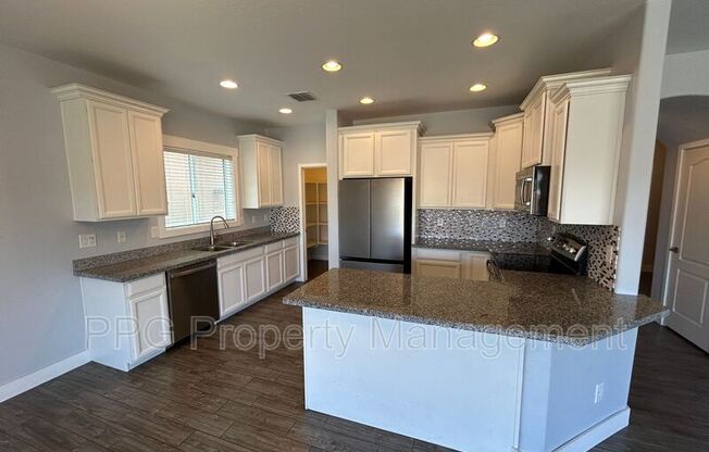 804 E GARY LN
