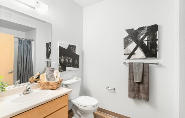 Fifth Avenue Place Apartments - Portland Apartments