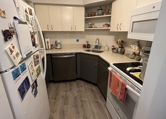 2 beds, 2 baths, 1,085 sqft, $4,200, Unit 308