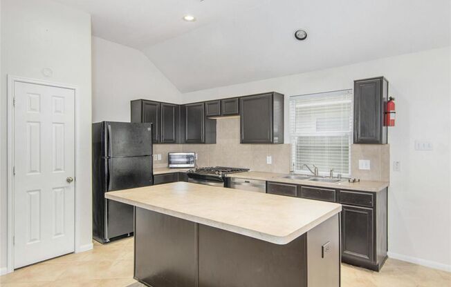 Spacious 3 Bed, 2 Bath Home - Comfortable & Convenient Living