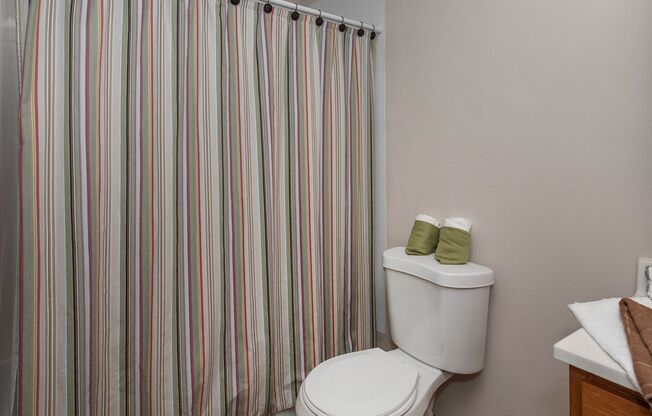 2 beds, 1 bath, 850 sqft, $825, Unit 3535 N Main Street Apt A-6