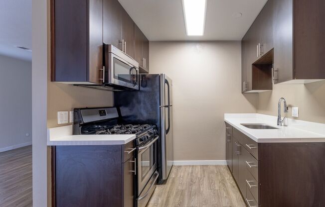 Studio, 1 bath, 451 sqft, $1,450, Unit 57