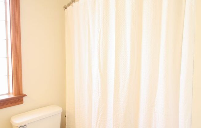 3 beds, 3 baths, 2,000 sqft, $2,850