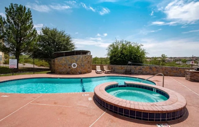 Cuestas Apartment Homes Las Cruces, NM Sparkling Pool