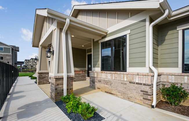 a view of the front of the house