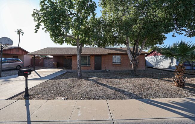 Value priced property in Central Peoria!