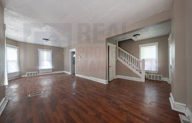 3643 W 39 ST