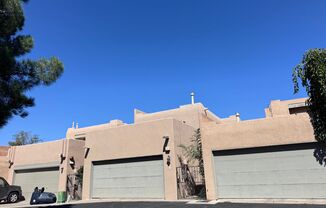 CHARMING TOWNHOUSE NEAR OLD TOWN!!!