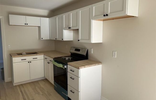 1 bed, 1 bath, 400 sqft, $1,950, Unit 1st Floor