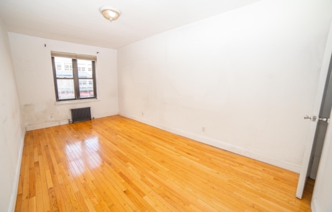 312-320 W 23rd Street 1A