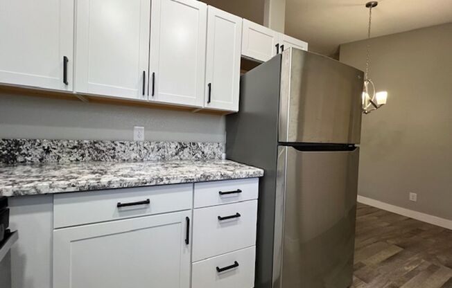 2 beds, 1 bath, $1,300