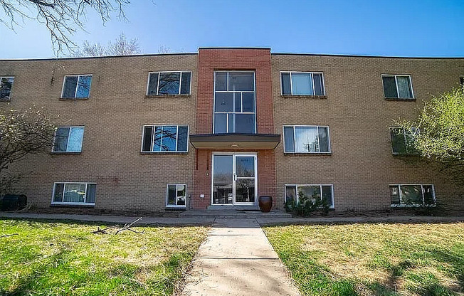COTTONWOOD APARTMENTS
