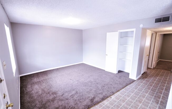 2 beds, 1 bath, 912 sqft, $720, Unit West Terrace 22 (Upstairs)-Vacant