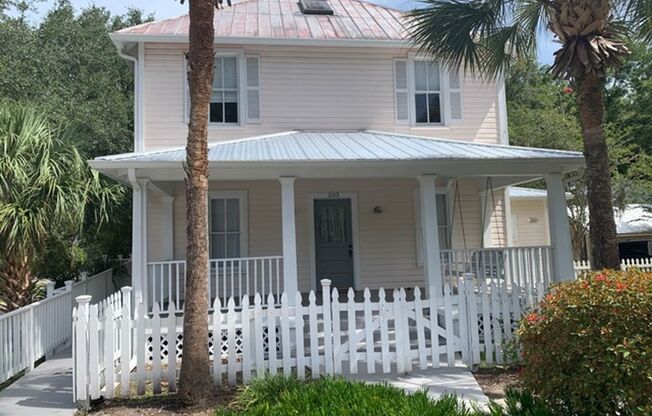 Charming 3-bedroom, 1-bathroom historic home located in the Garden District of DeLand.