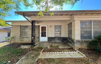 Charming 3 bed, 1 bath home in close proximity to shopping centers and adjacent to North Star Mall!