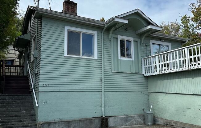 Nice 6 bed/2baths-2 kitchens and 2 set washer/dryer house for rent.