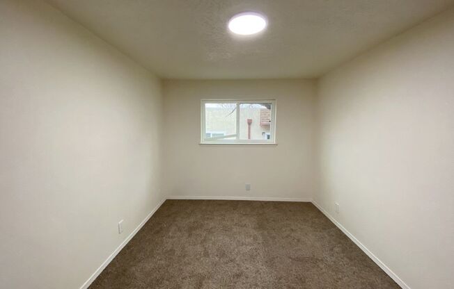 2 beds, 1 bath, 825 sqft, $1,200, Unit Unit 3