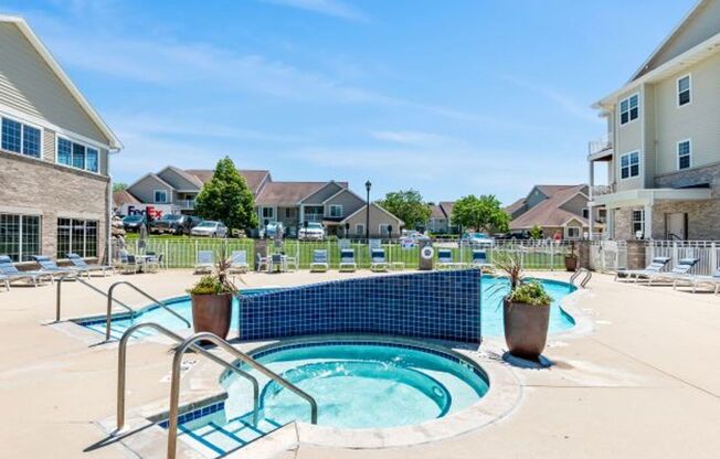 1 bed, 1 bath, 990 sqft, $1,460, Unit 33481