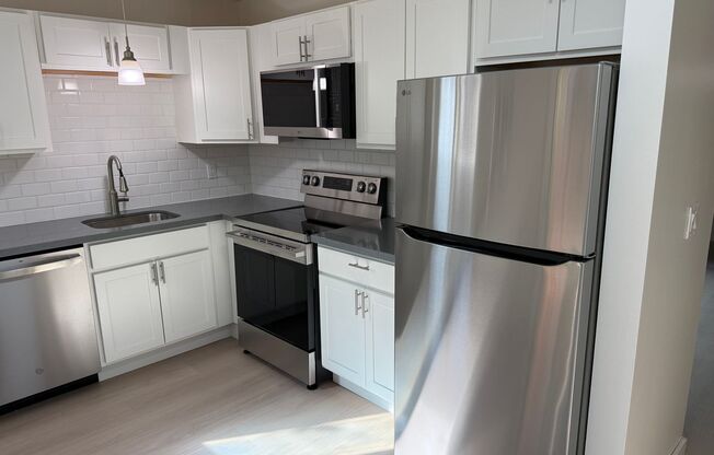 2 beds, 1 bath, 850 sqft, $1,695, Unit #2