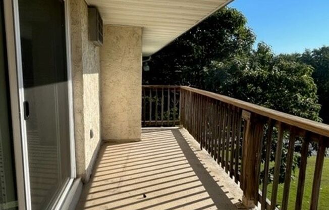 2 beds, 1 bath, 900 sqft, $1,525, Unit 933