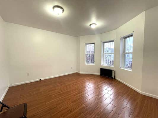 3 beds, 1 bath, 1,040 sqft, $3,500, Unit # FLOOR