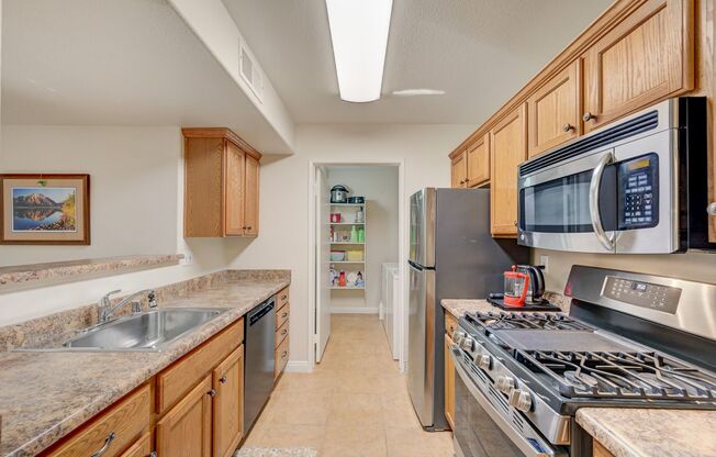 2 beds, 2 baths, $1,650, Unit # 1071