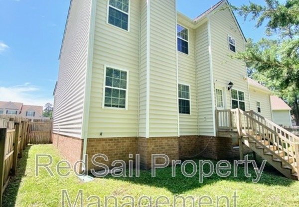 304 MINNIE CIR