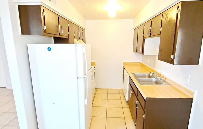 2 beds, 1 bath, 800 sqft, $895, Unit Unit A