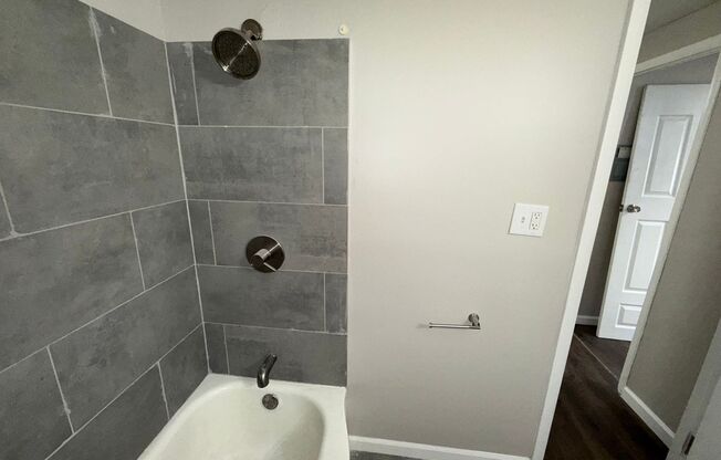 1 bed, 1 bath, 500 sqft, $925, Unit 106