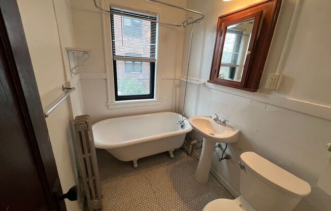 1 bed, 1 bath, 600 sqft, $1,195, Unit 136108