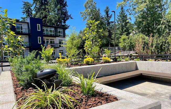 Courtyard Garden at Commons on the Tualatin River, Tualatin, Oregon