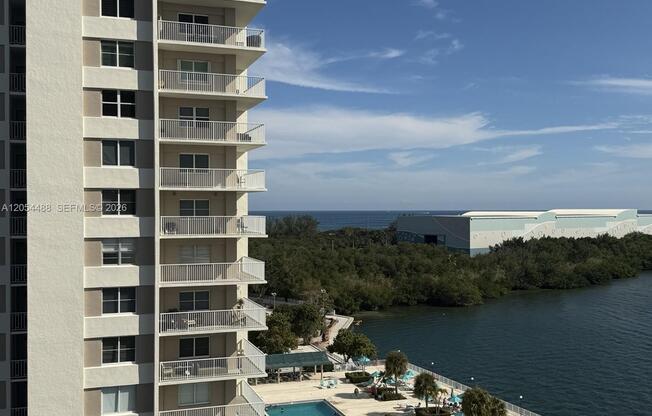 500 Bayview Dr
