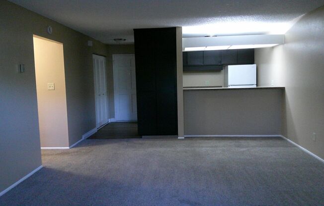 3 beds, 2 baths, 1,225 sqft, $3,300, Unit 48-21H