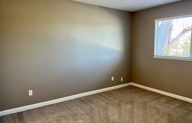 2 beds, 2 baths, 900 sqft, $1,695, Unit 26