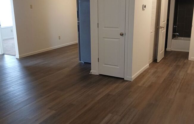 2 beds, 1 bath, 800 sqft, $1,095, Unit 190203