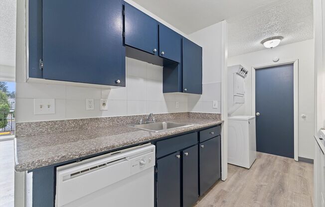 Studio, 1 bath, 450 sqft, $1,050, Unit 15-A