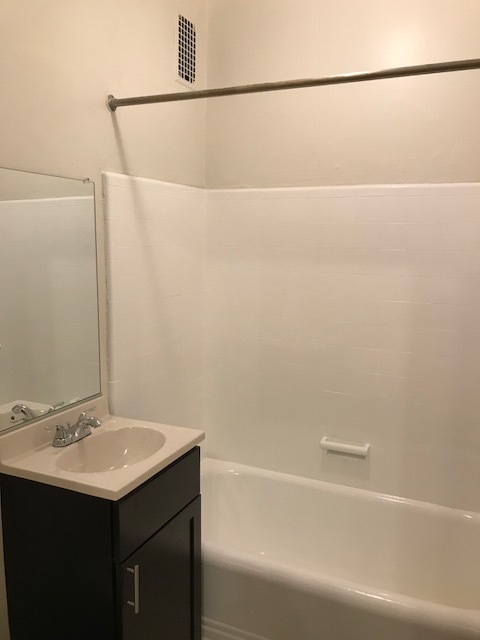 1 bed, 1 bath, 450 sqft, $1,299, Unit 107-2B