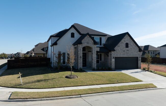 Beautiful 5 Bed 5.5 Bath Home in Northlake