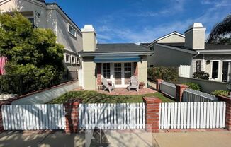 Lovely 2 story home in downtown Huntington Beach!