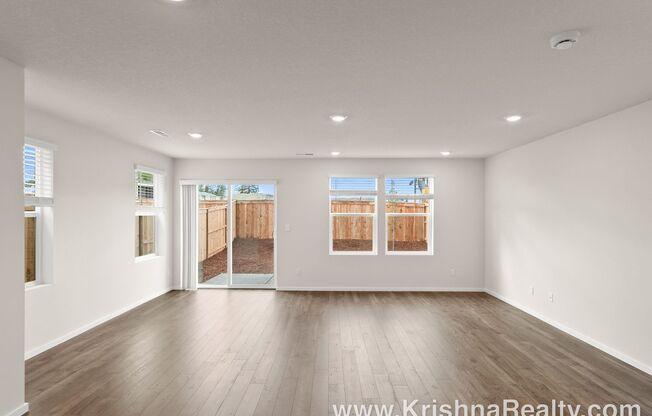Spacious 2-Year-Old NEW CONSTRUCTION 4-Bedroom Home with Loft, 2-Car Garage & Private Yard