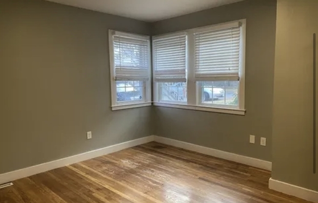 35 Rockwood Rd 3rr