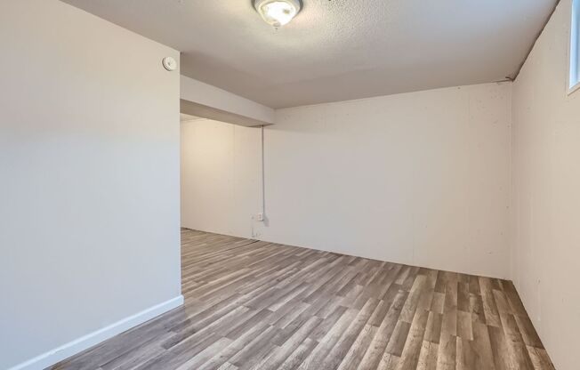 3 beds, 1 bath, $2,100