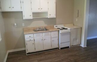 2 beds, 1 bath, $897