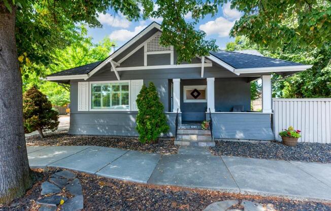 1201 N 22 ST