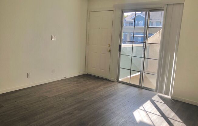 1 bed, 1 bath, 576 sqft, $1,830, Unit 105