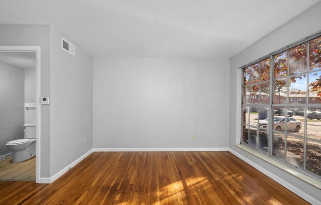 2 beds, 1.5 baths, 830 sqft, $1,300, Unit 9774 Lynntown Court