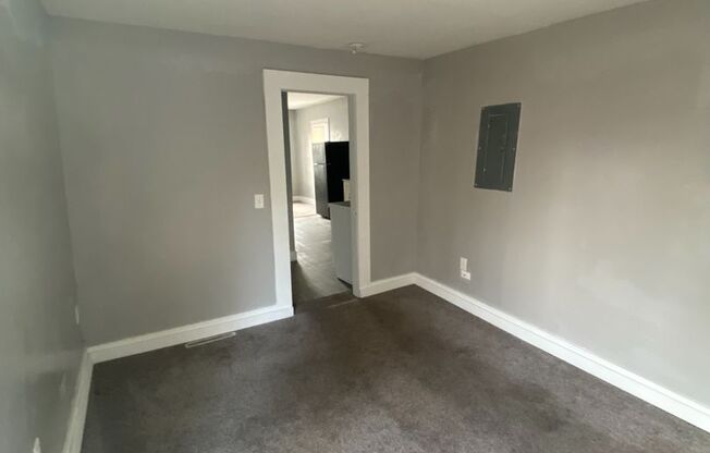 2 beds, 1 bath, 800 sqft, $800, Unit 715